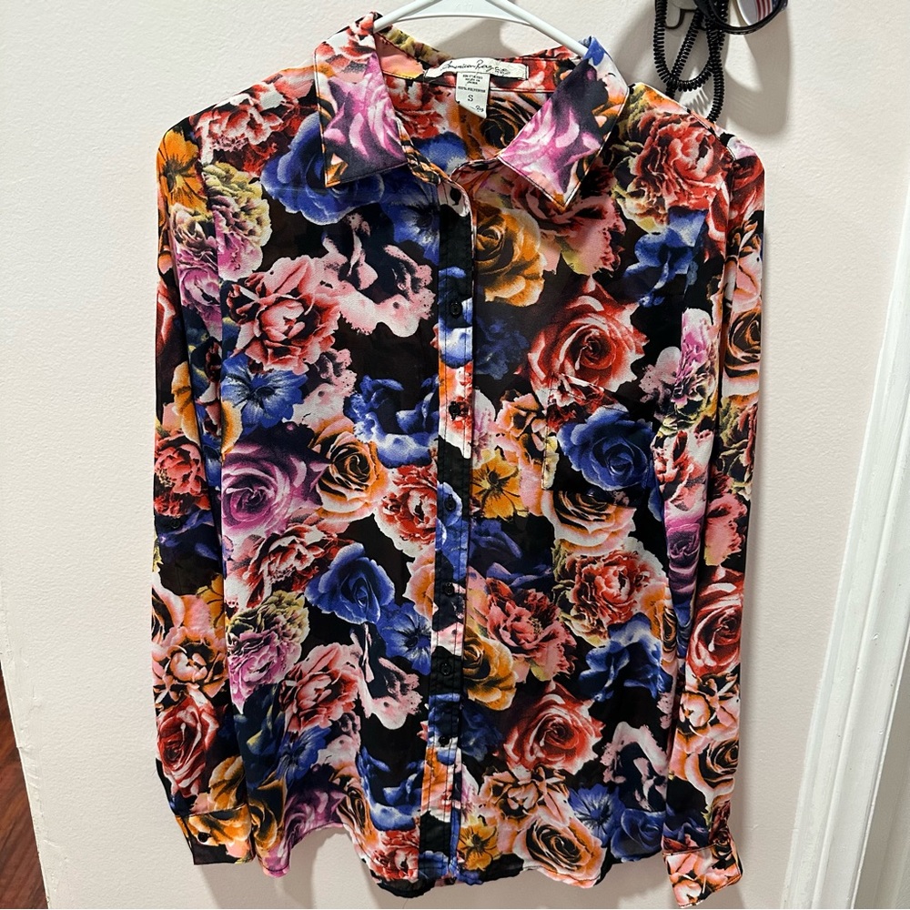 American Rag floral blouse, long sleeves. Size S